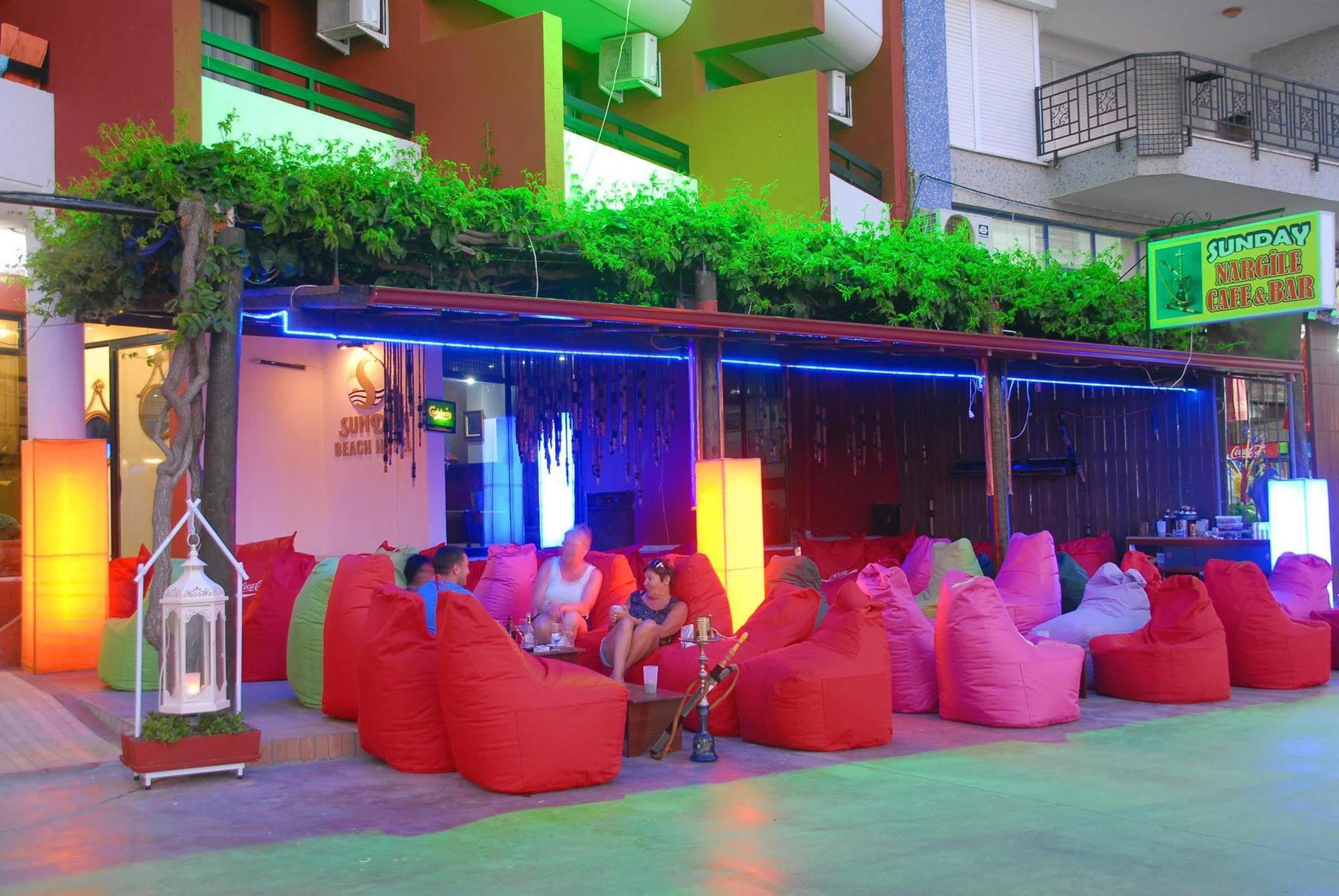 Sunday Hotel
